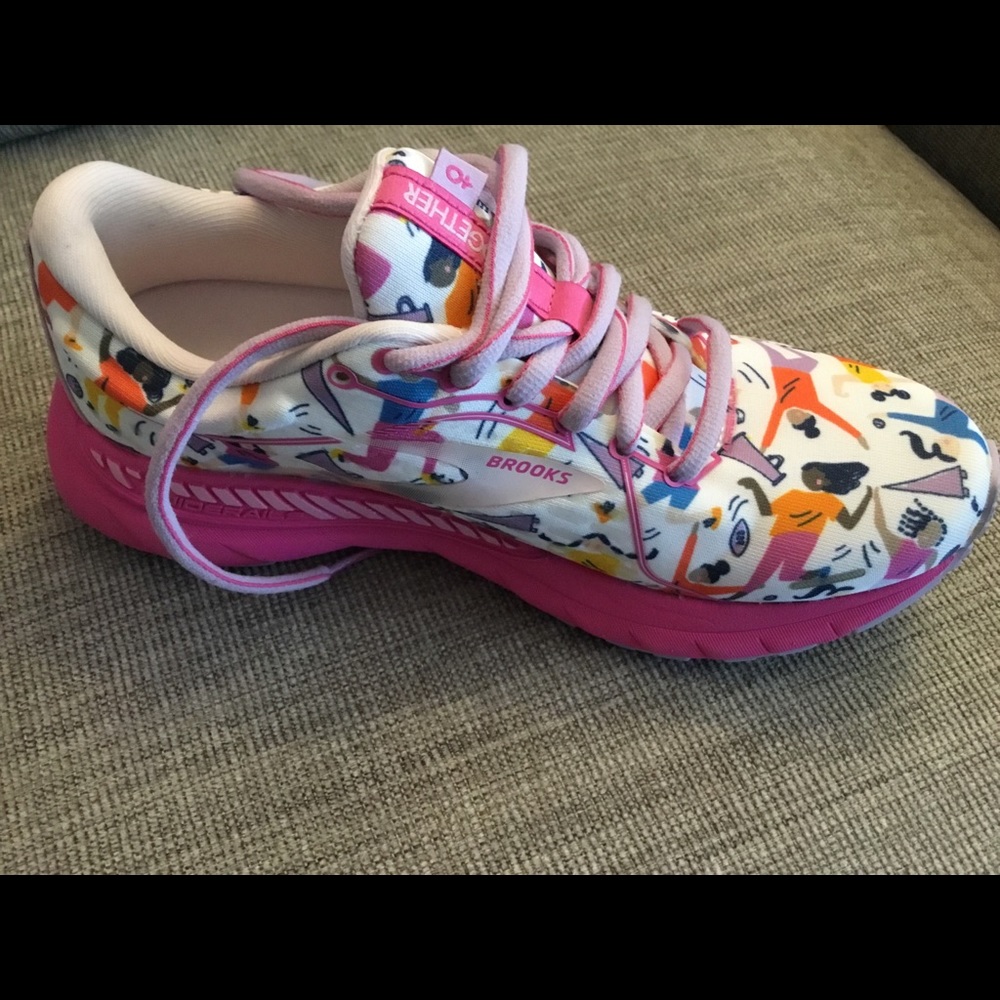 Brooks Women’s Empower Her 💜Adrenaline GTS 21 NWB